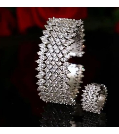 اجمل وارقى االأساورالفخمة مرصع بالزركون شبيه الالماس مطلي بالذهب لاجمل اطلالة