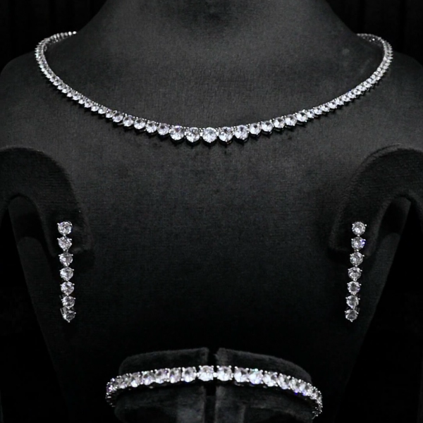 beautiful zircon set